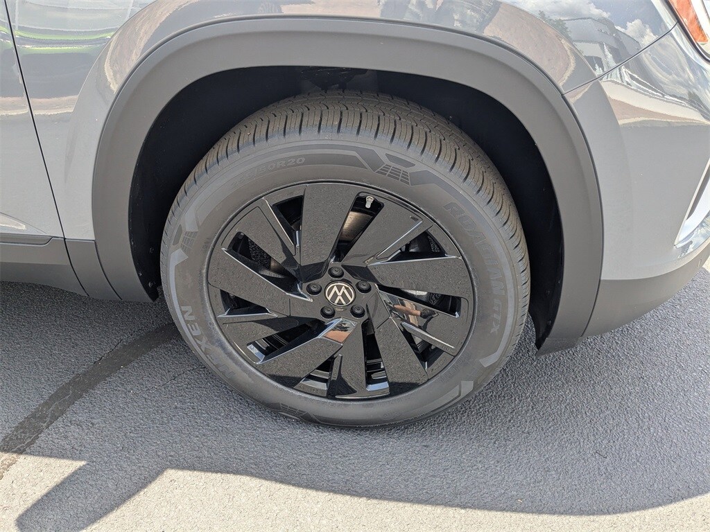 Vehicle image 12 of 35