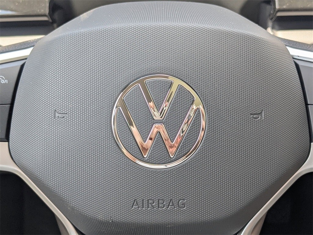 Vehicle image 29 of 35