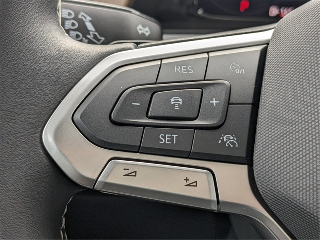 Vehicle image 27 of 31
