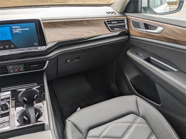 Vehicle image 18 of 31