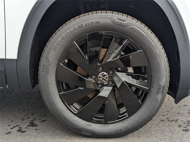 Vehicle image 10 of 31