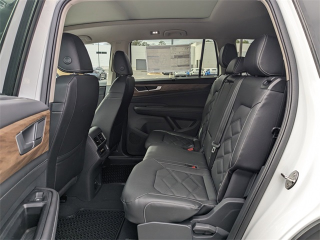 Vehicle image 15 of 31