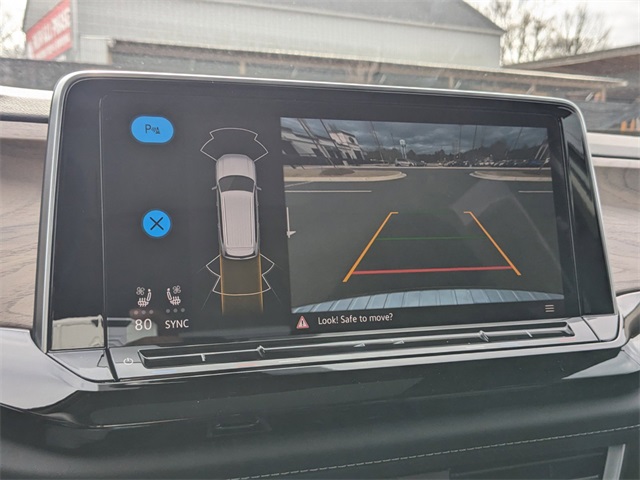 Vehicle image 23 of 31