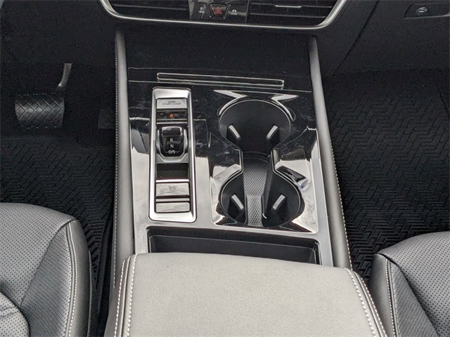 Vehicle image 20 of 31