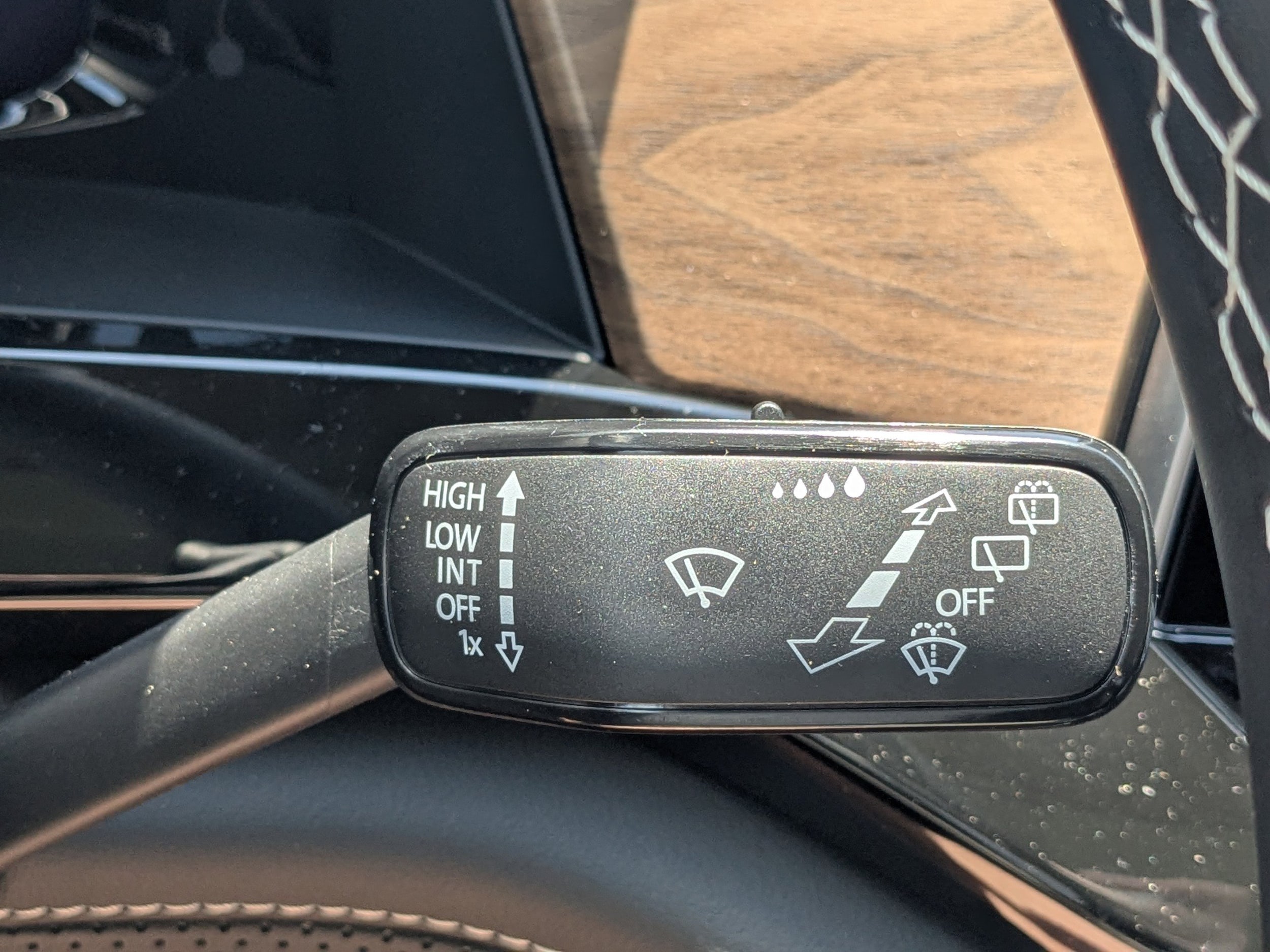 Vehicle image 25 of 37