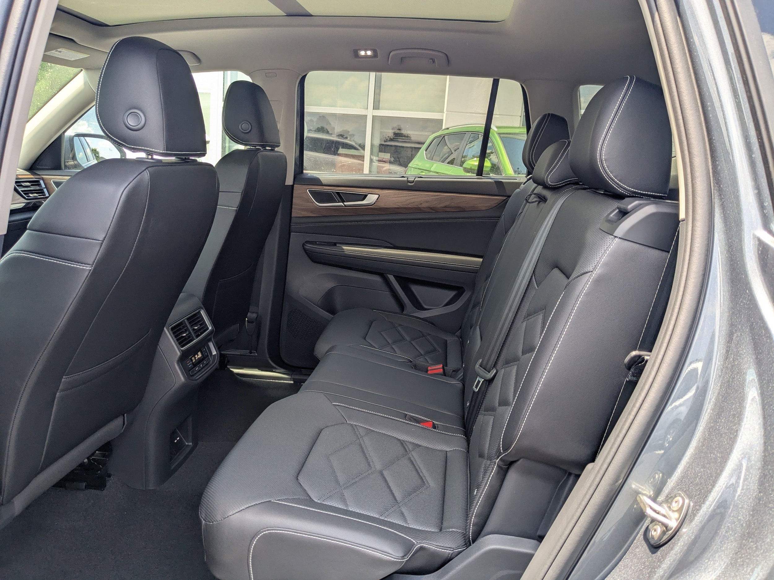Vehicle image 11 of 37