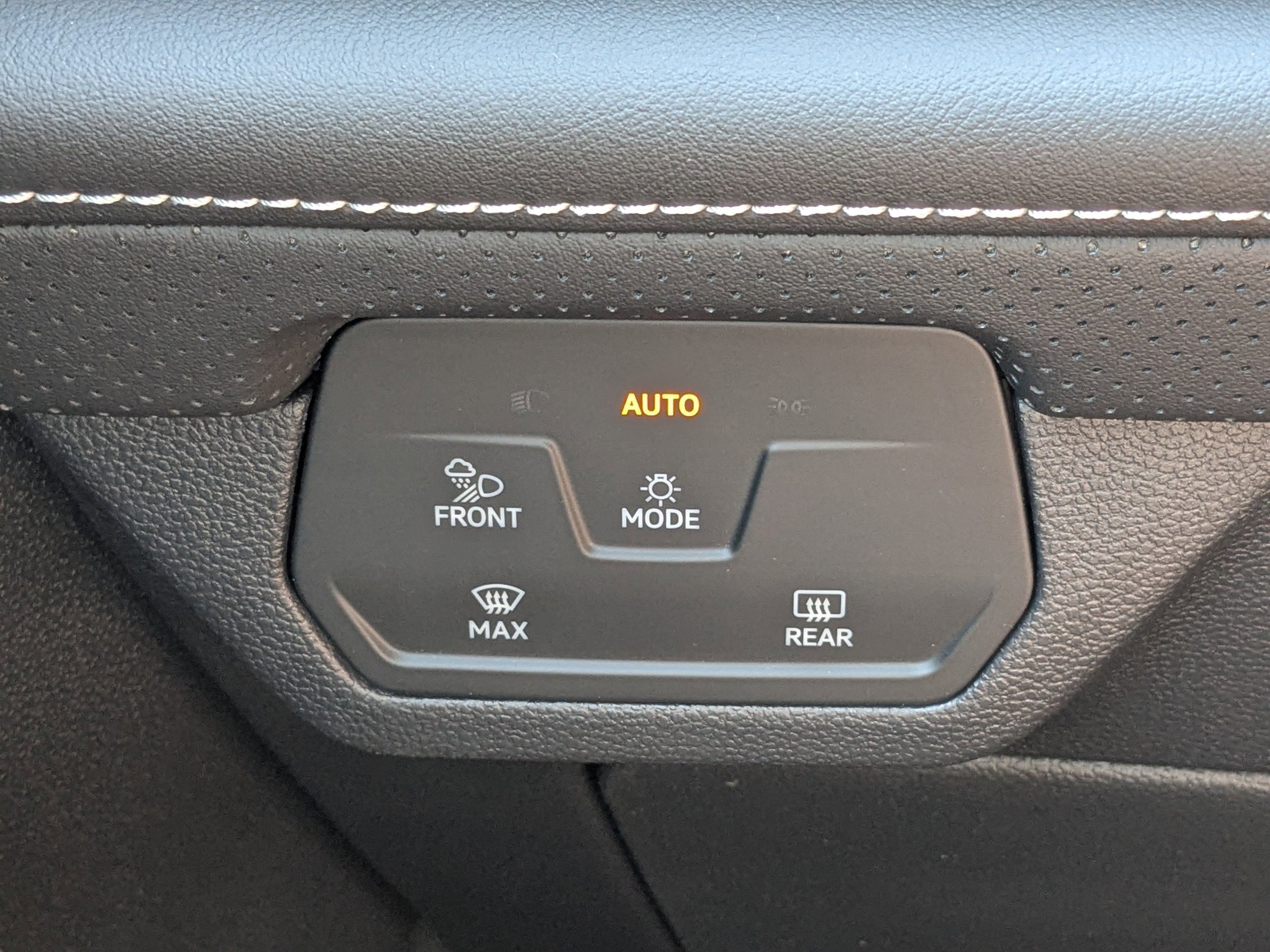 Vehicle image 33 of 37