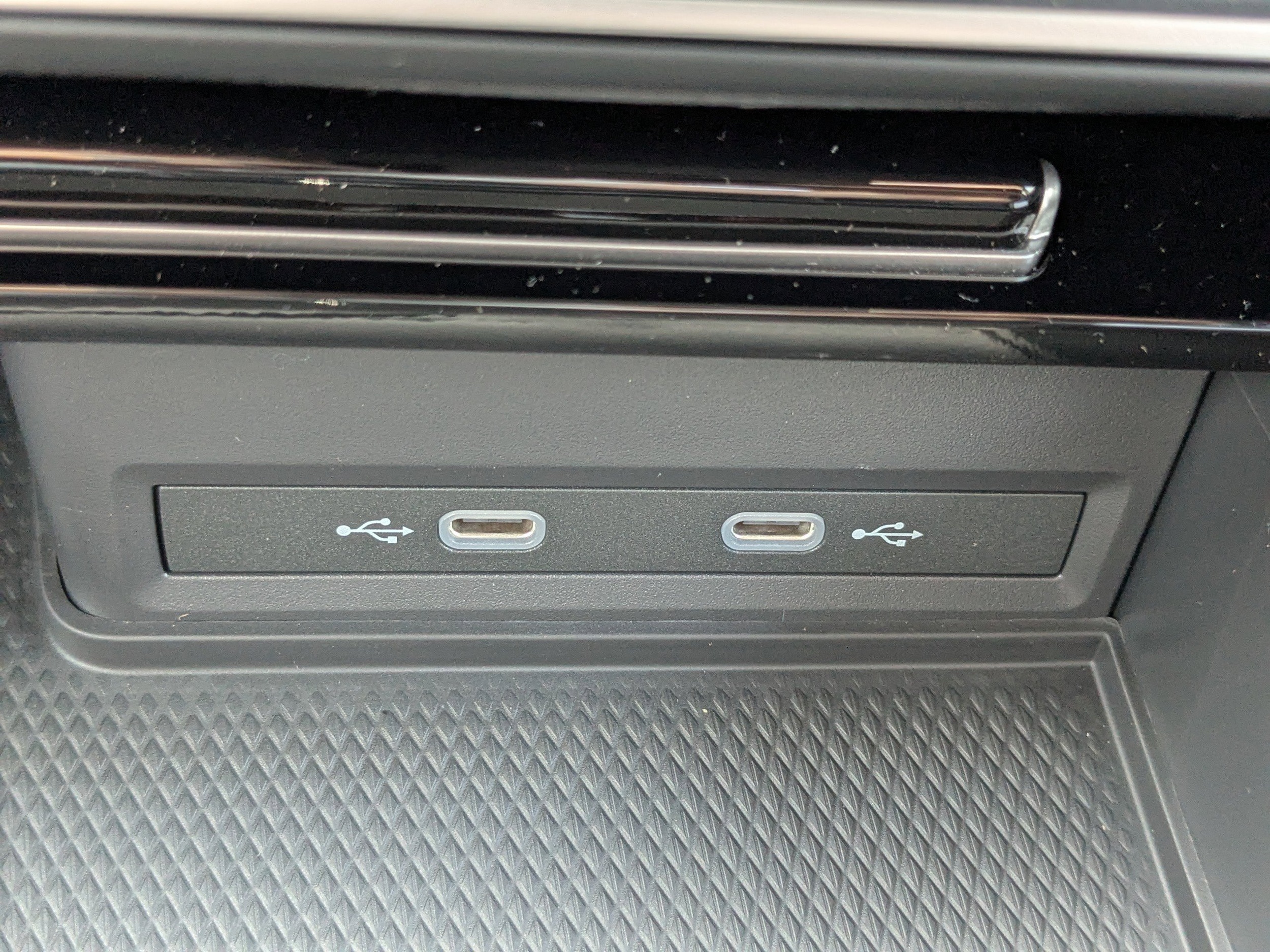 Vehicle image 35 of 37