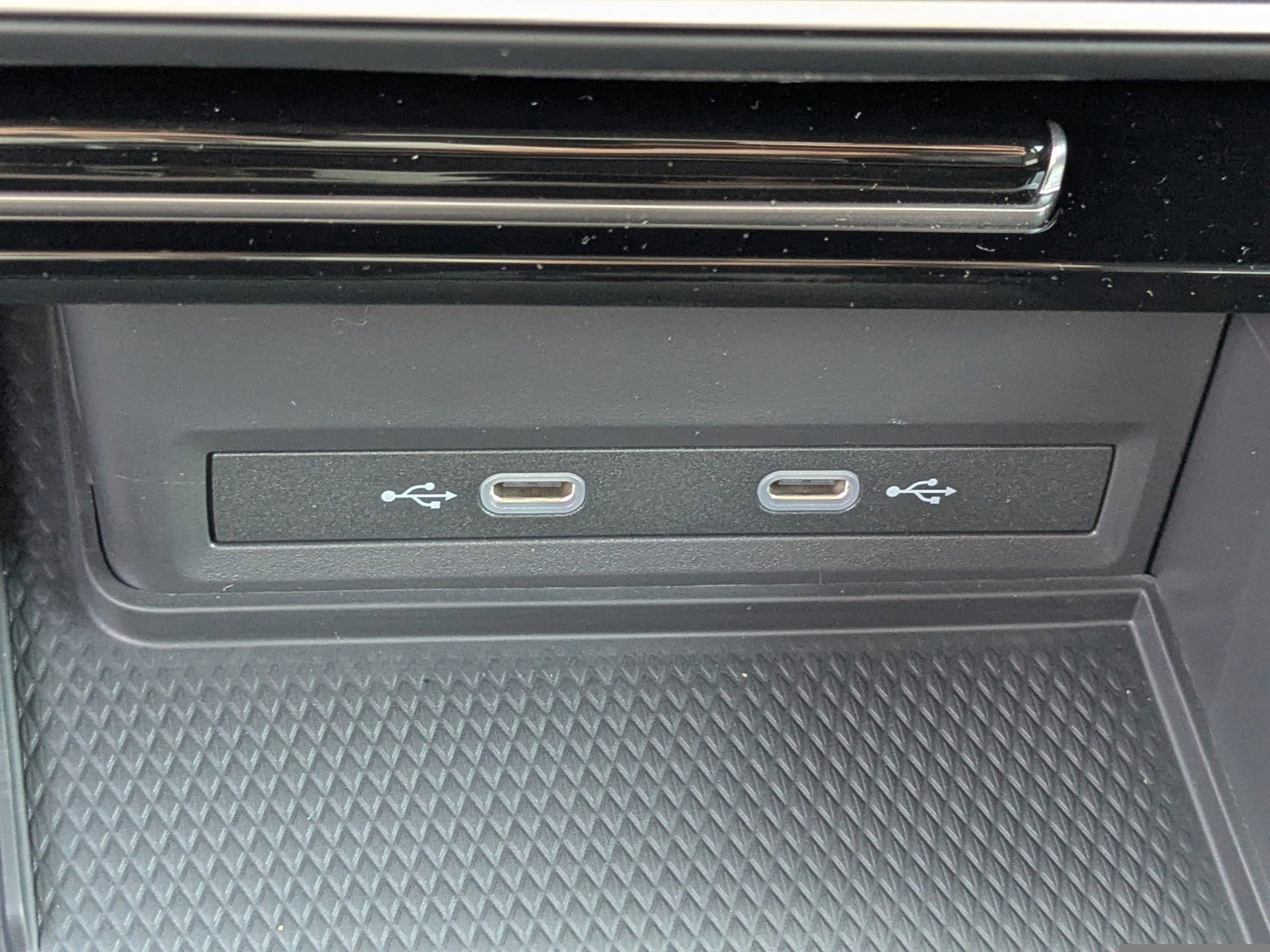 Vehicle image 31 of 37