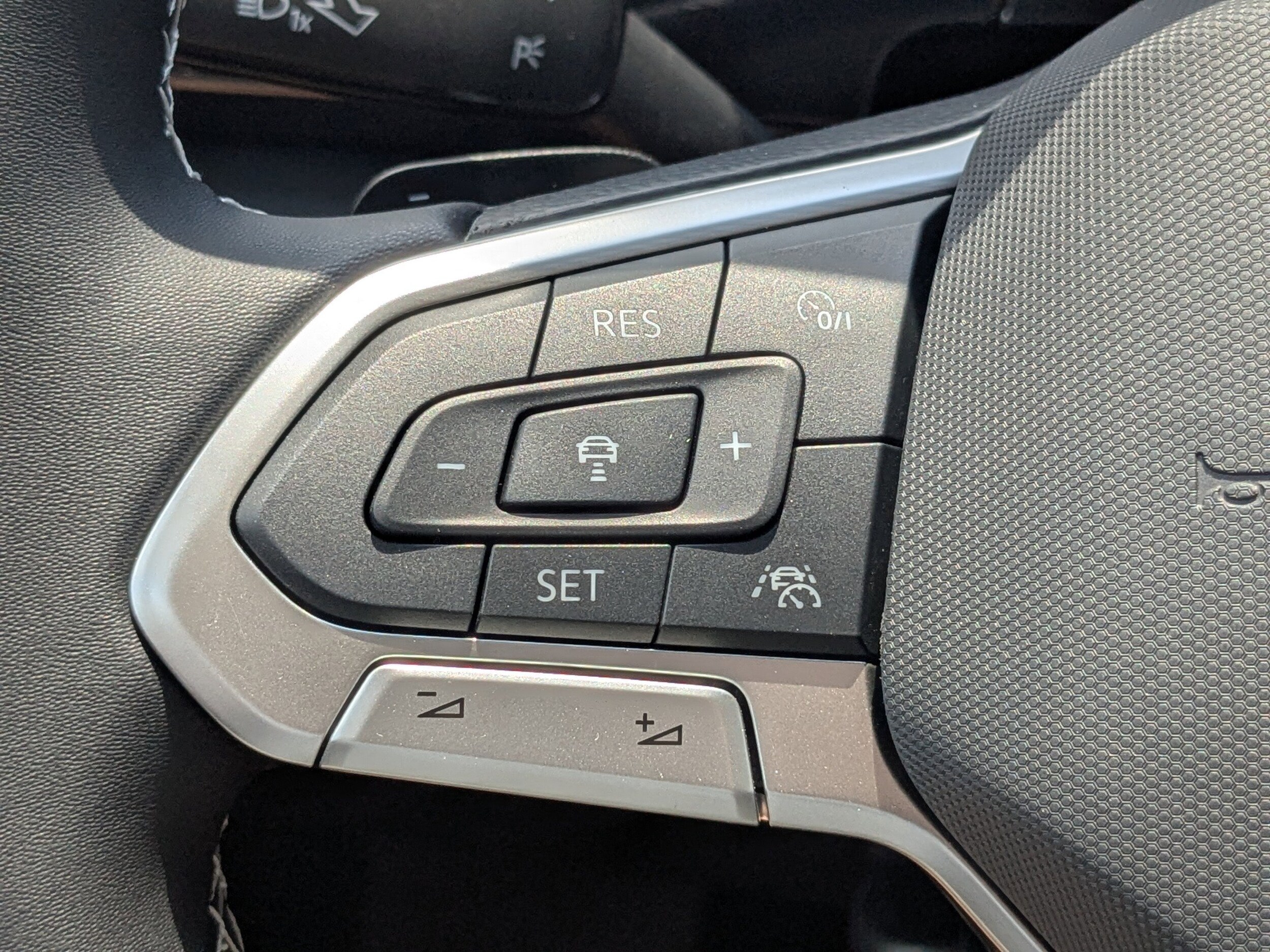 Vehicle image 30 of 37
