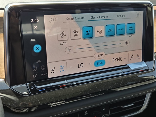 2025 Volkswagen Atlas 2.0T SE Technology Image 10 of 14