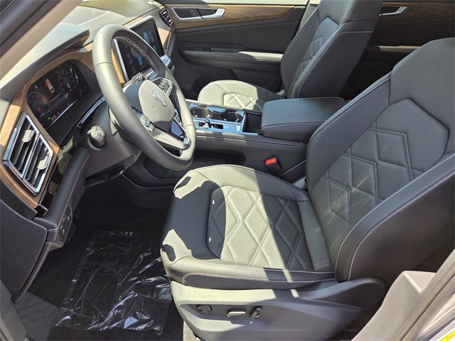 2025 Volkswagen Atlas 2.0T SE Technology Image 7 of 14