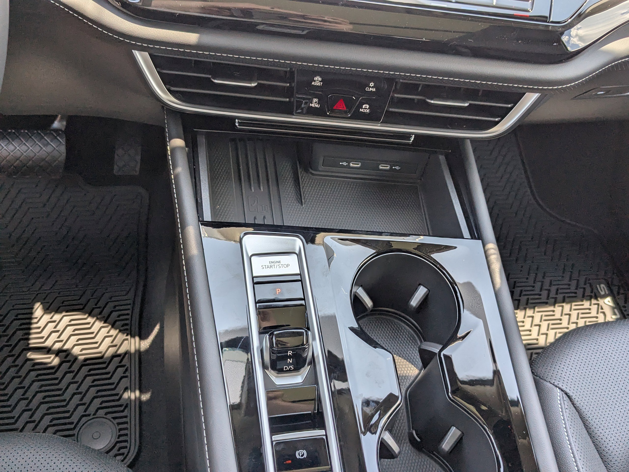 Vehicle image 21 of 36