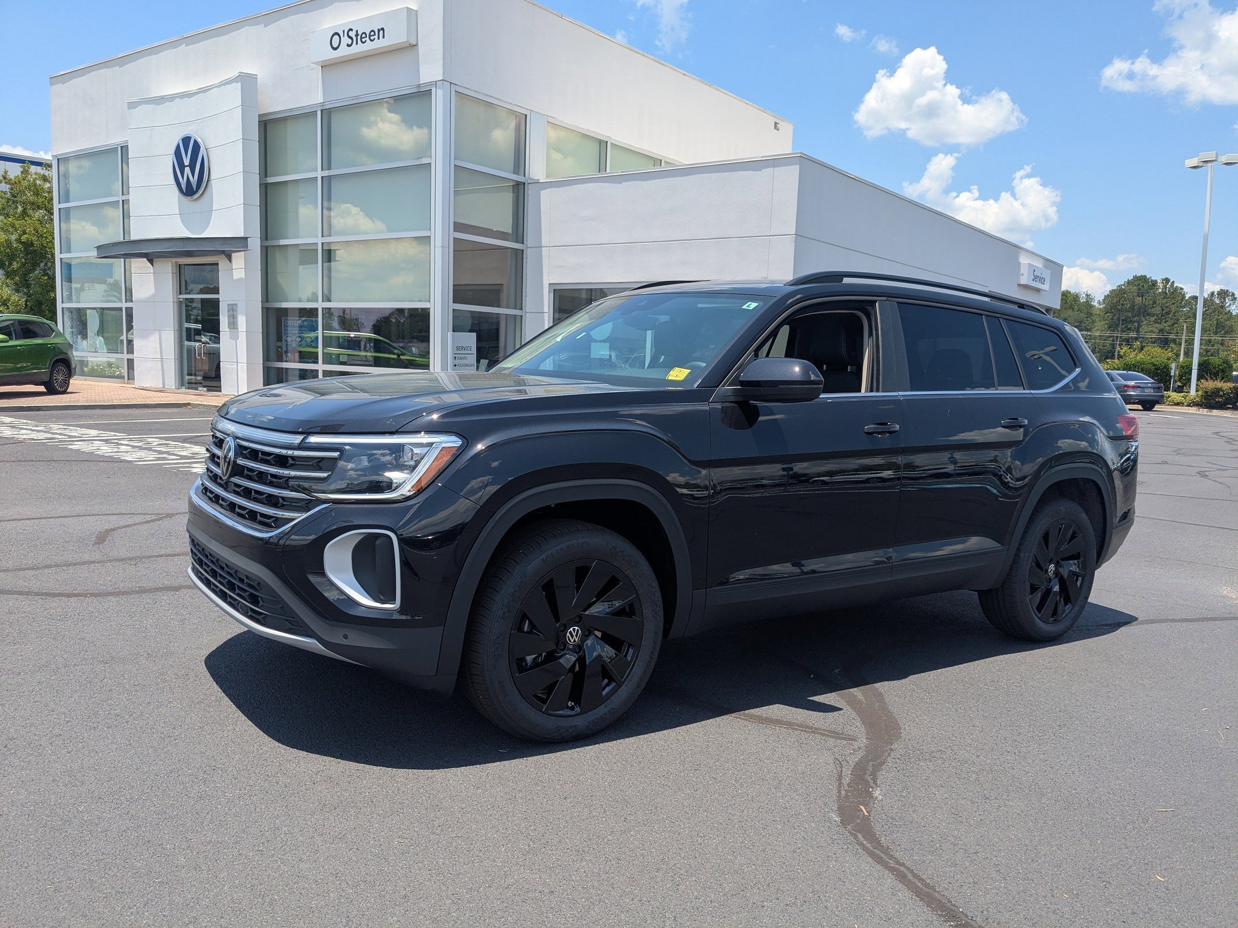Vehicle image 10 of 36