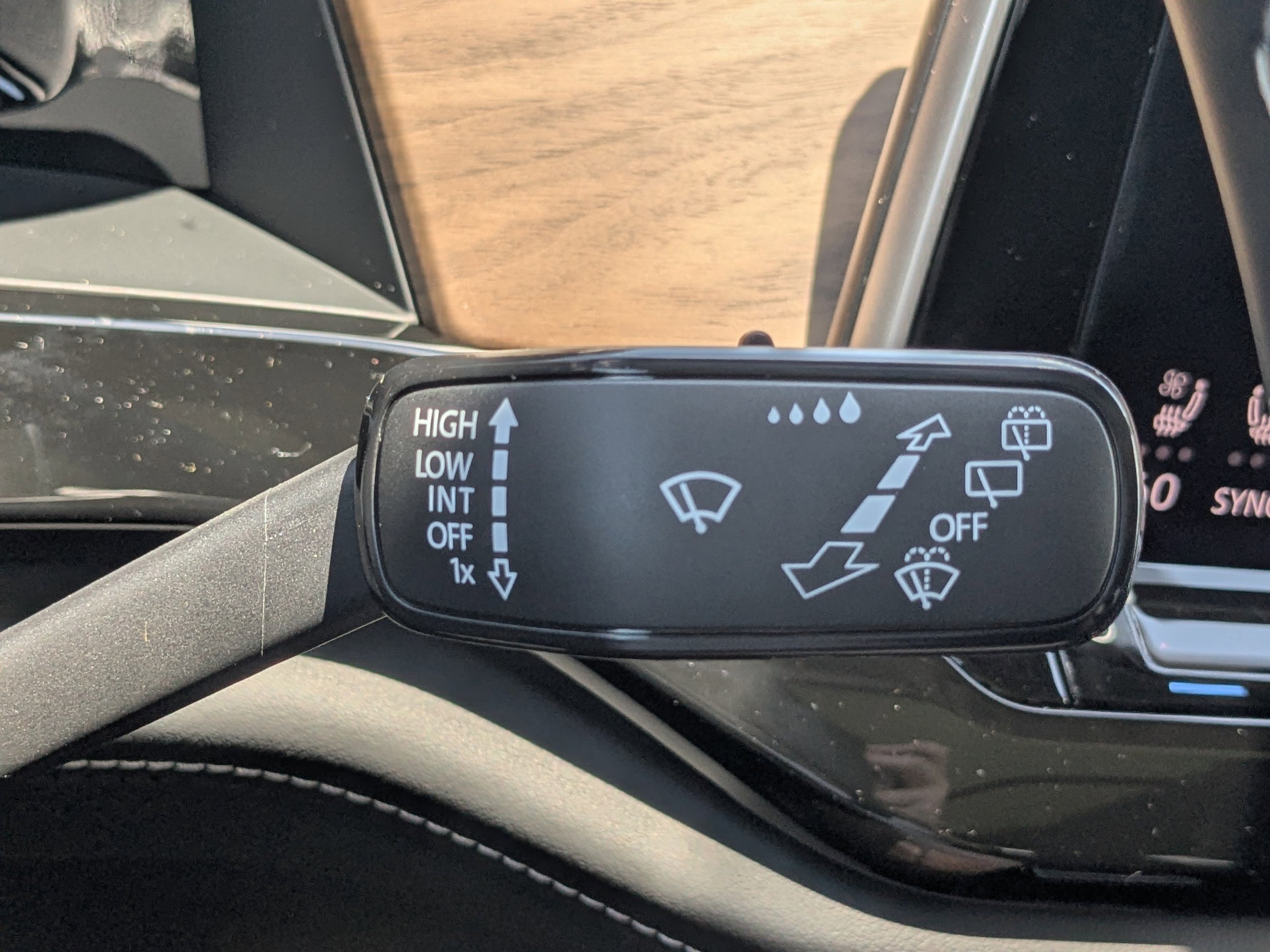 Vehicle image 34 of 36