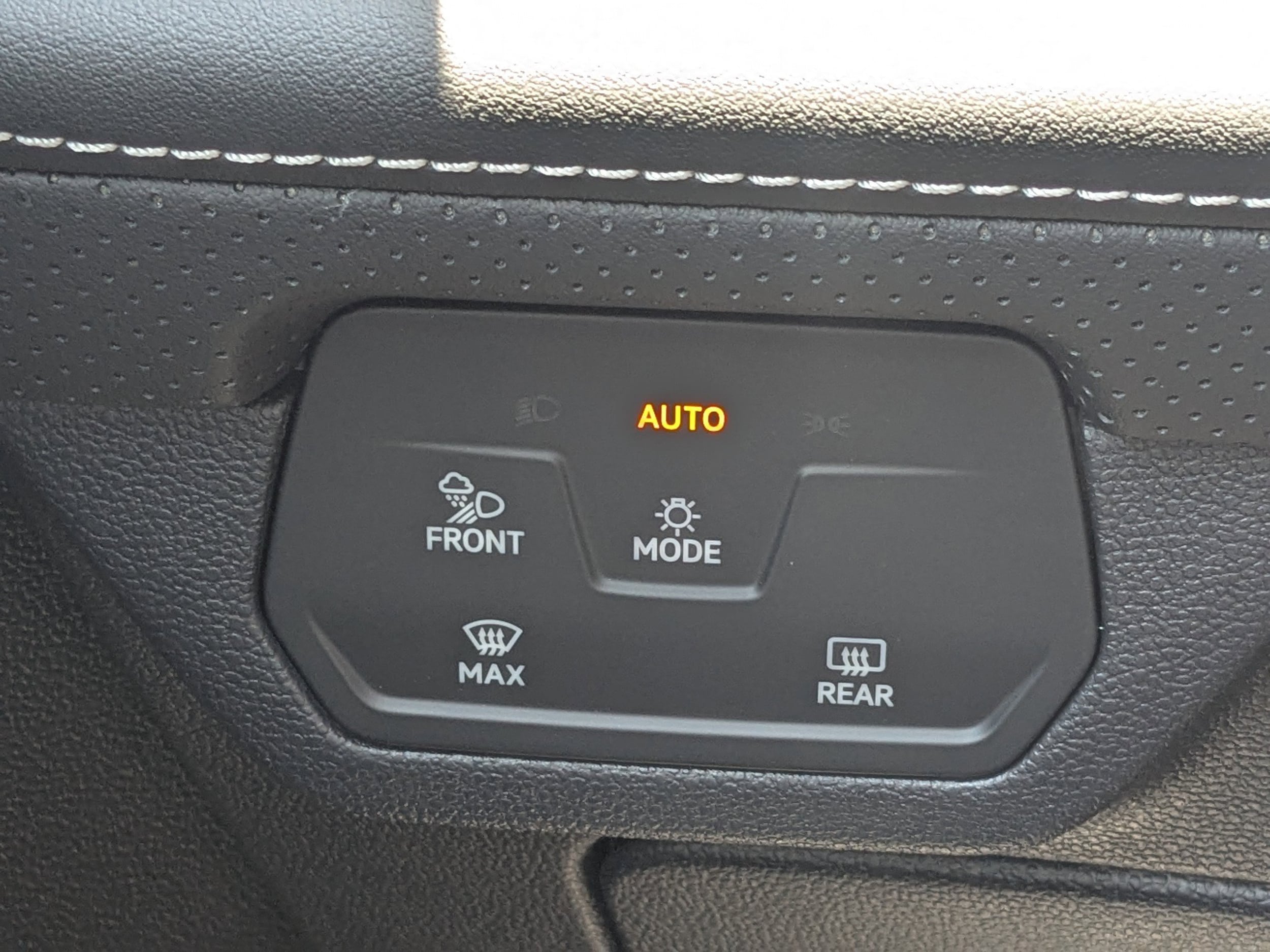 Vehicle image 28 of 36