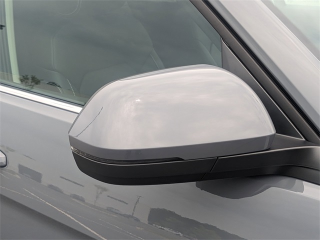 Vehicle image 11 of 30