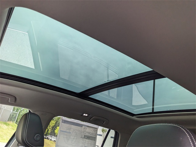 Vehicle image 21 of 30