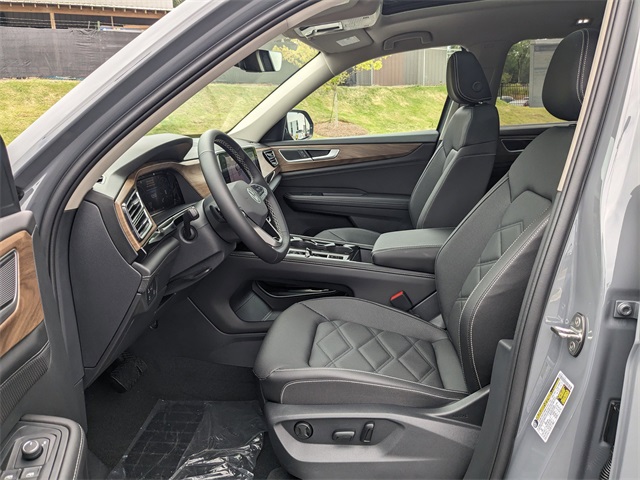 Vehicle image 22 of 30
