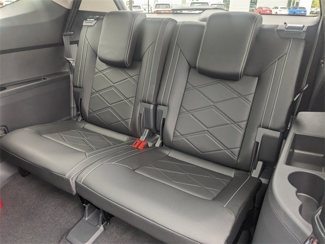 Vehicle image 14 of 30