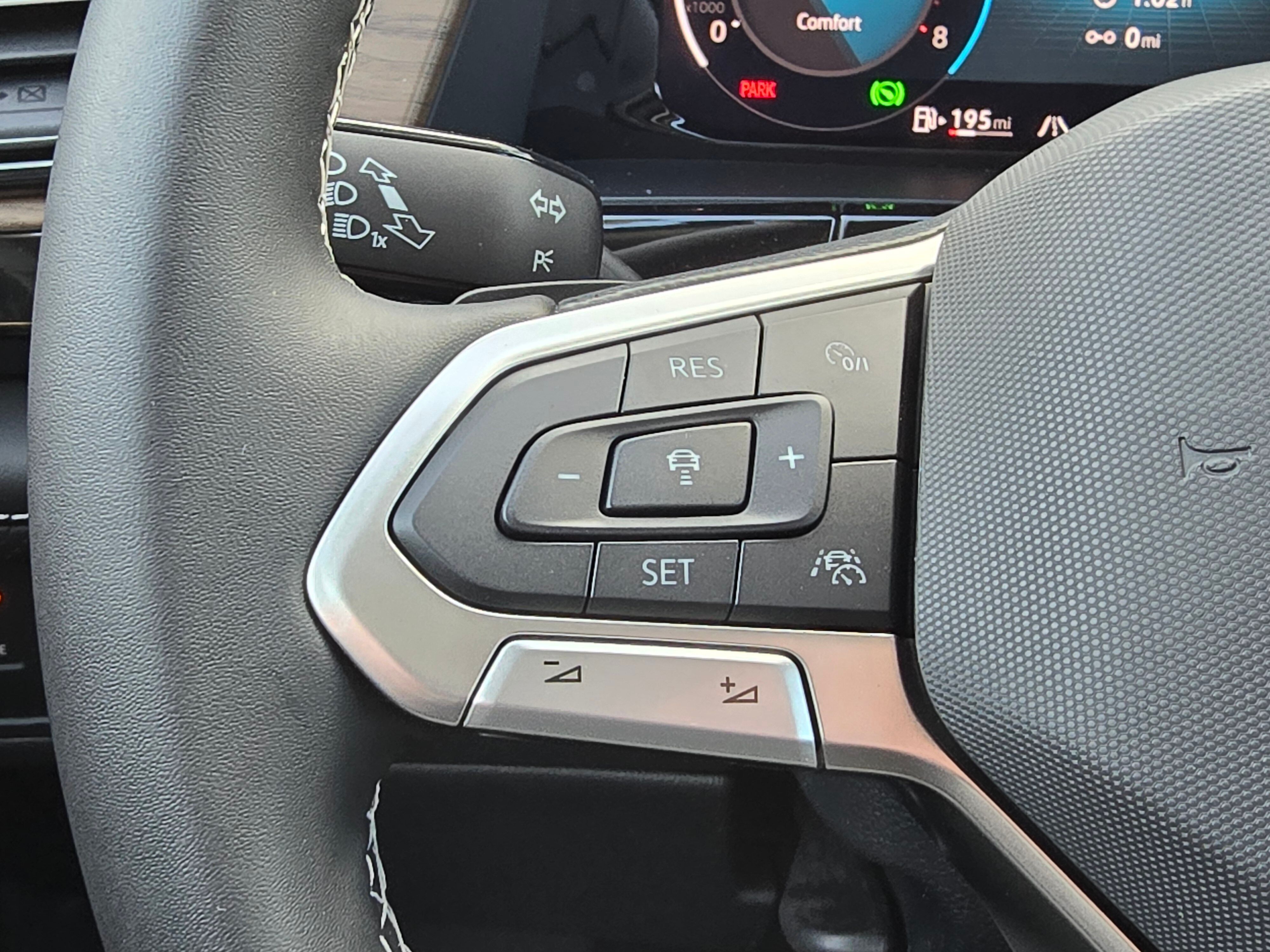 Vehicle image 19 of 42