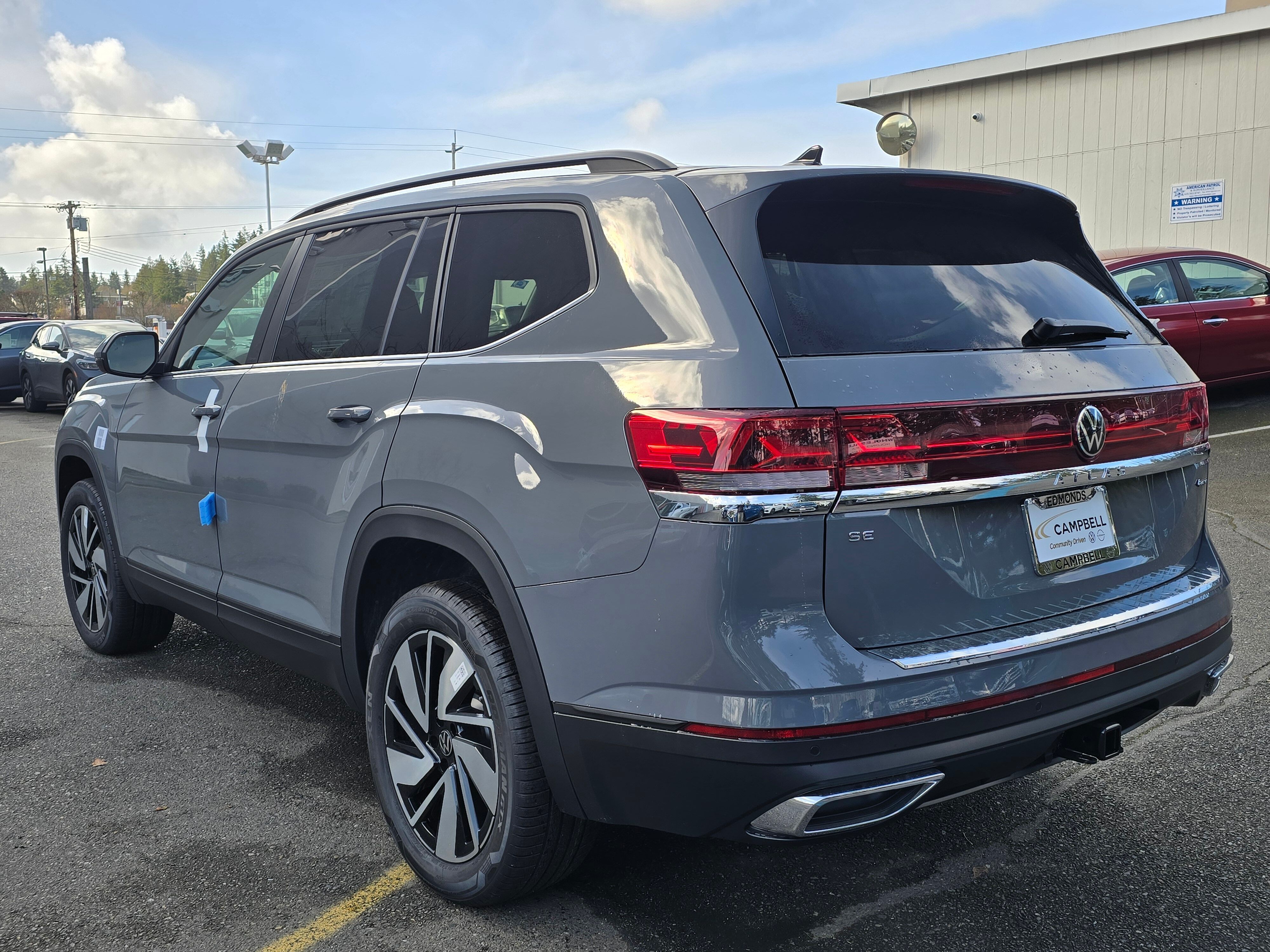 Vehicle image 7 of 42
