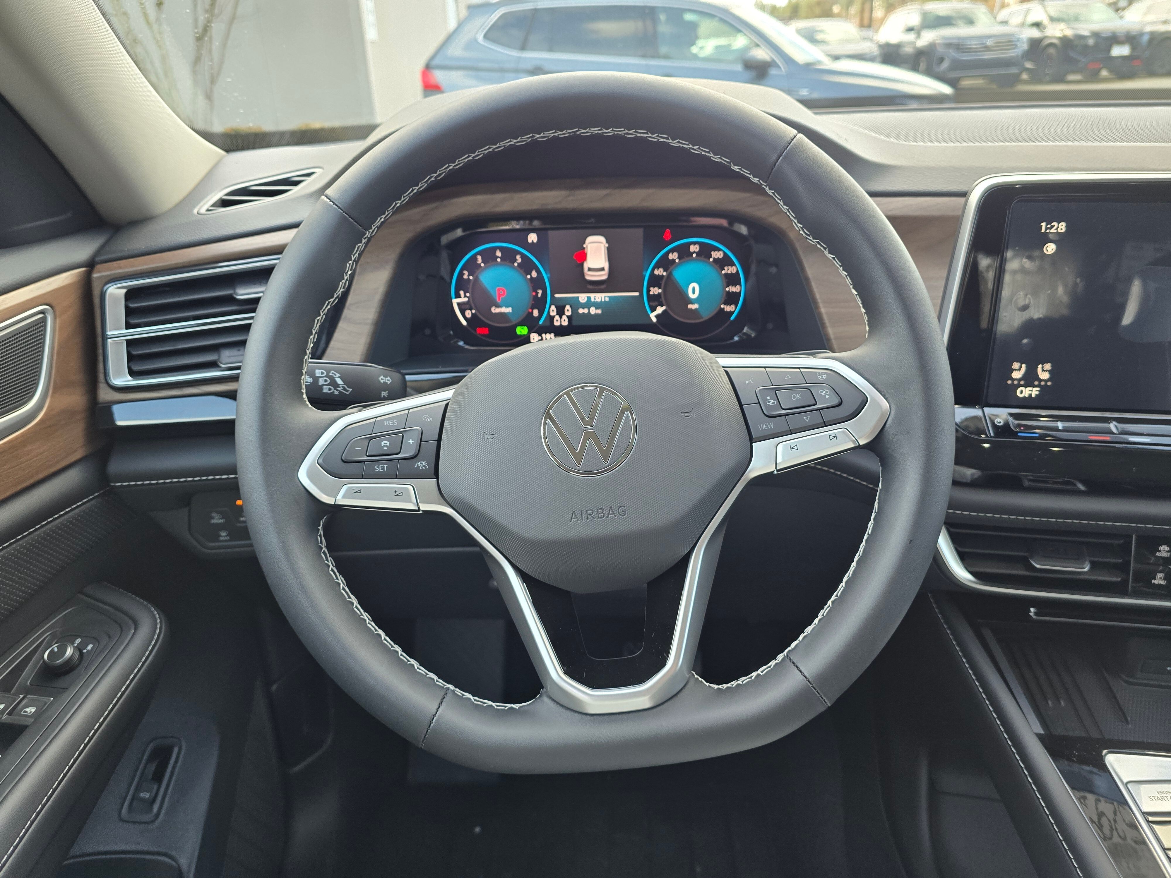 Vehicle image 27 of 42