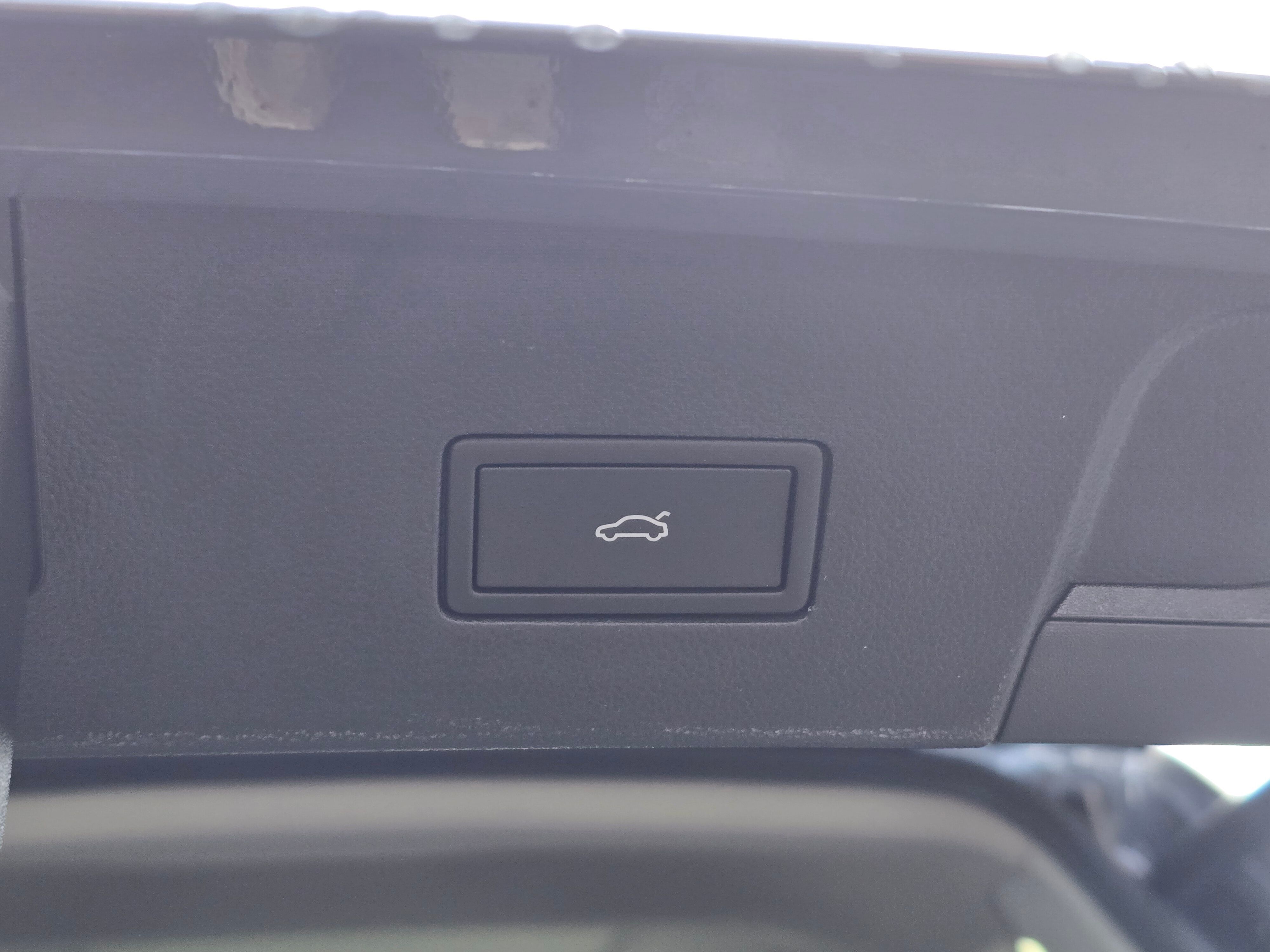Vehicle image 24 of 42