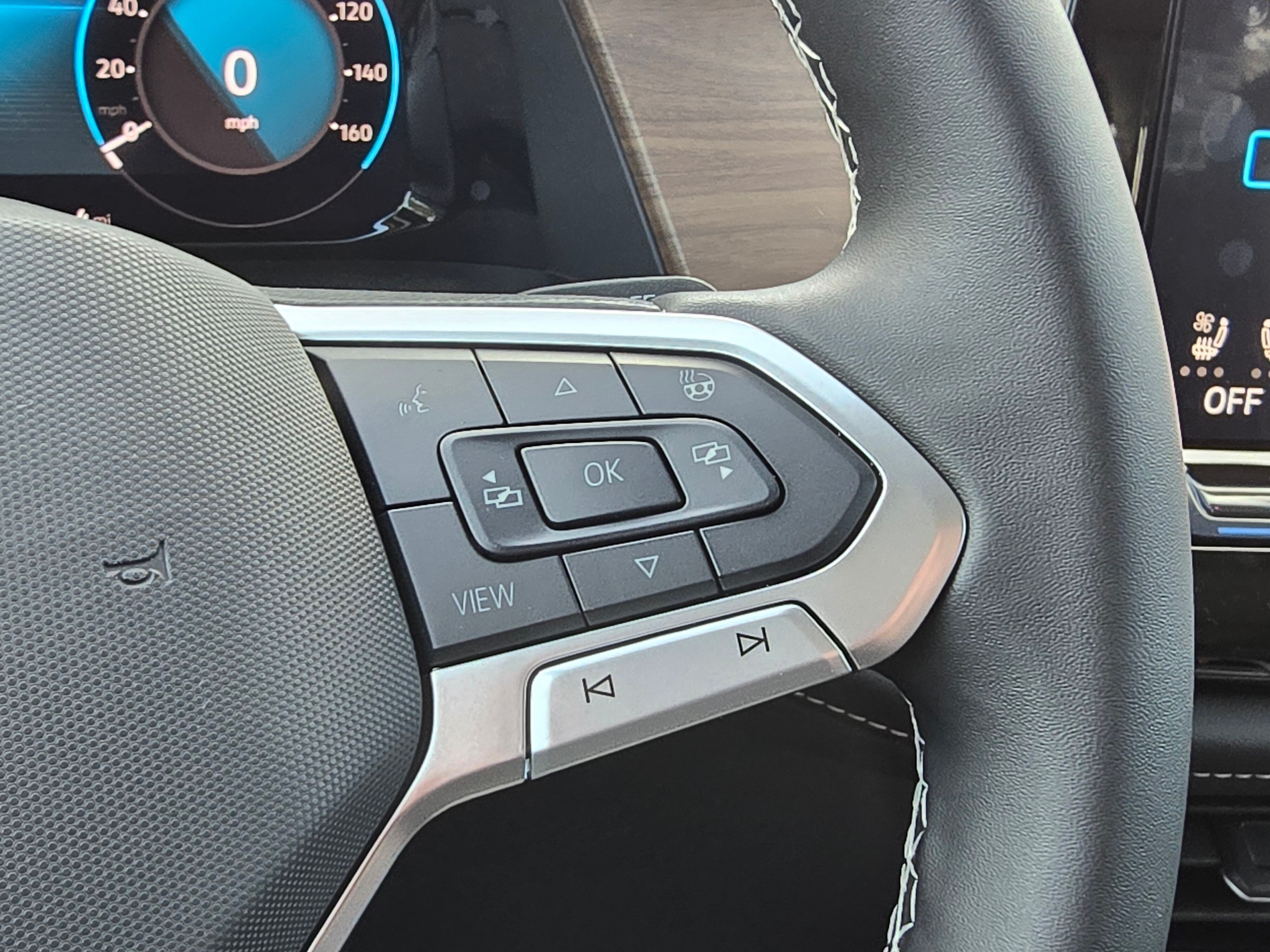 Vehicle image 18 of 42