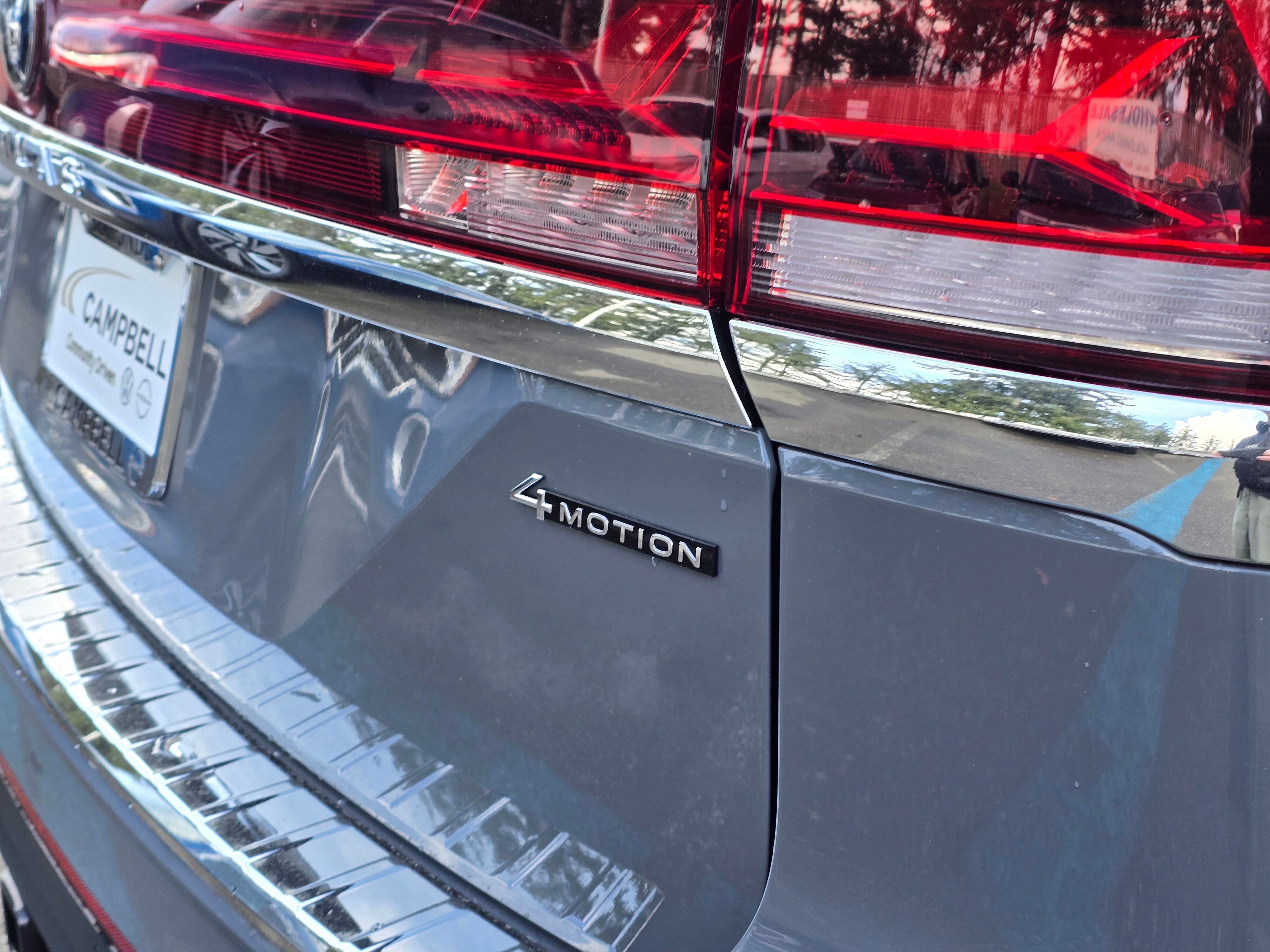 Vehicle image 21 of 42