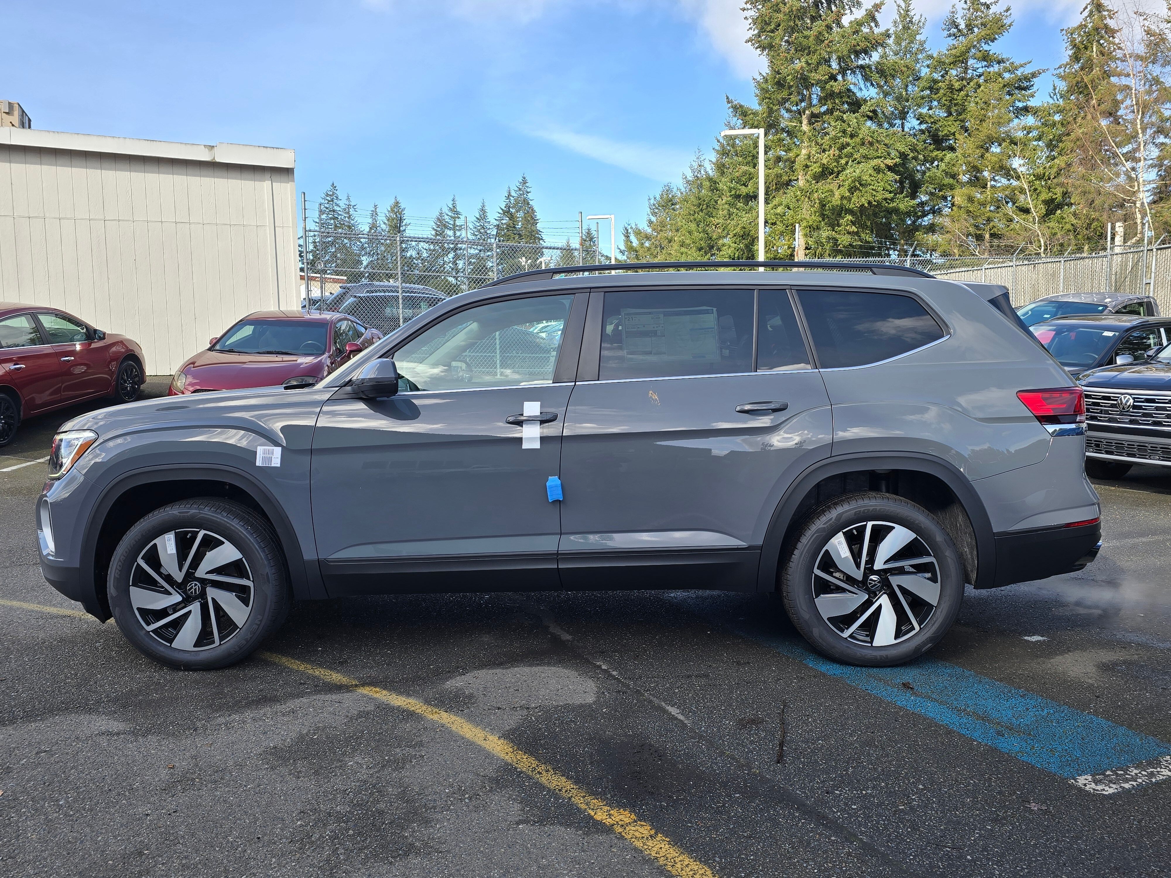 Vehicle image 8 of 42