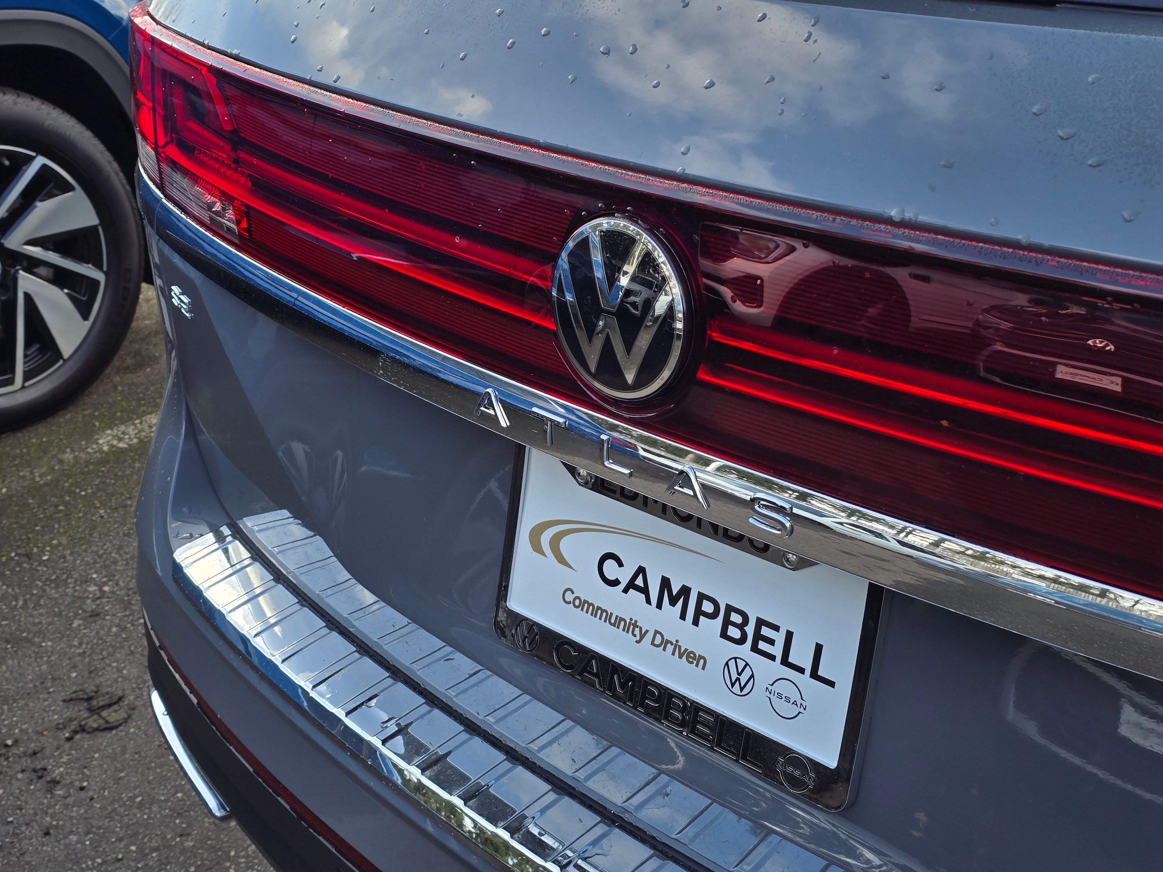 Vehicle image 22 of 42
