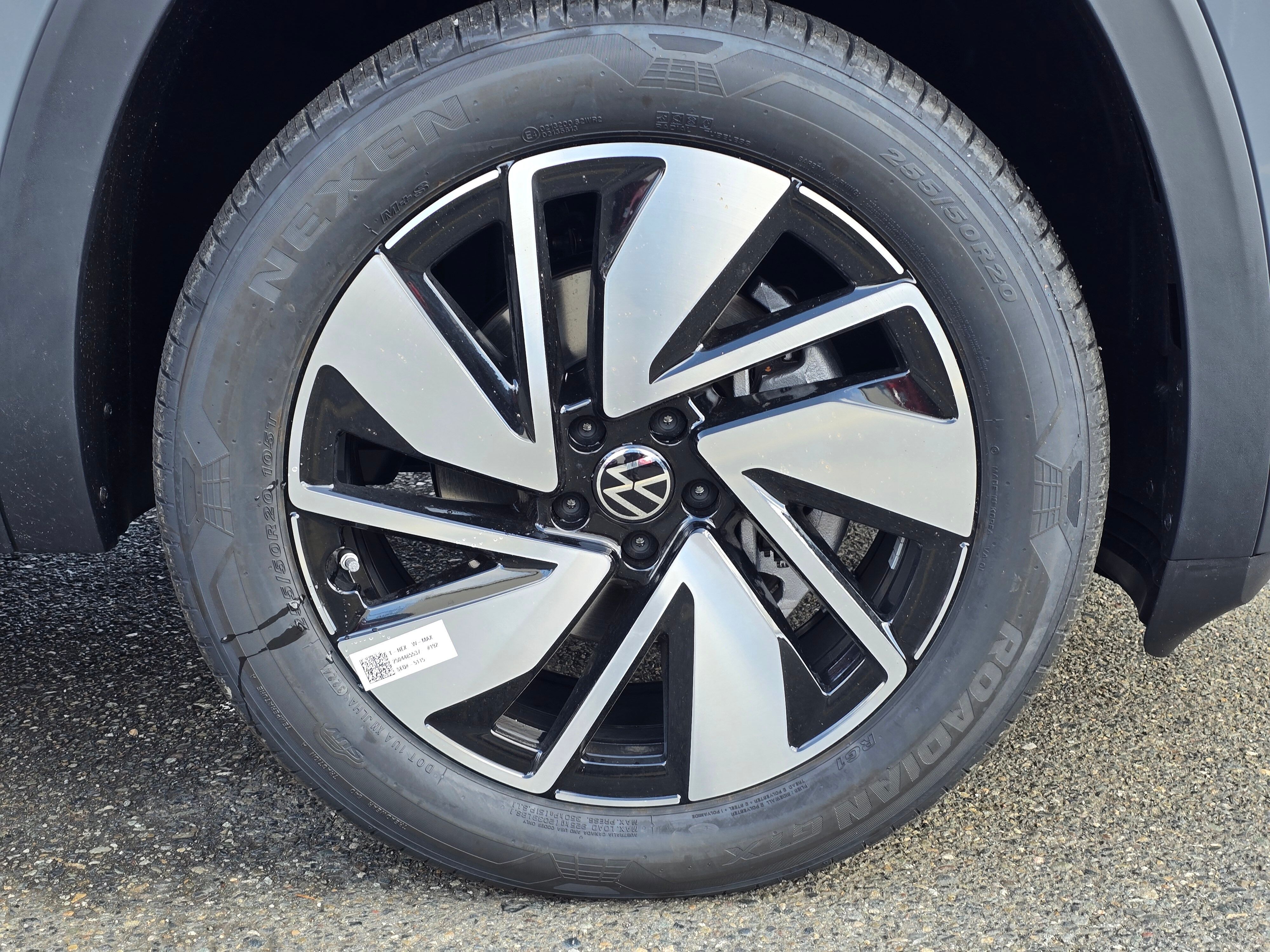 Vehicle image 9 of 42
