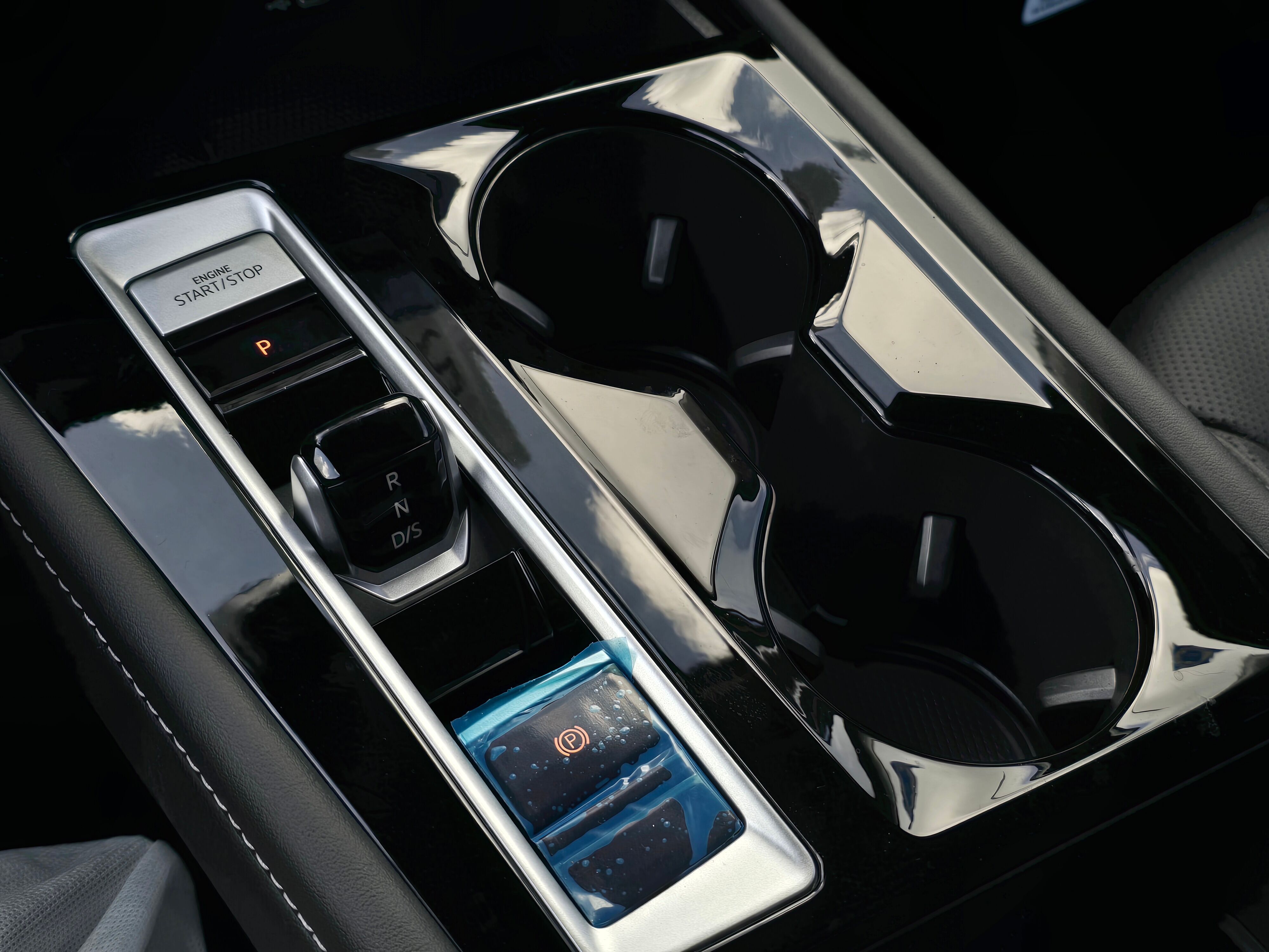 Vehicle image 14 of 42