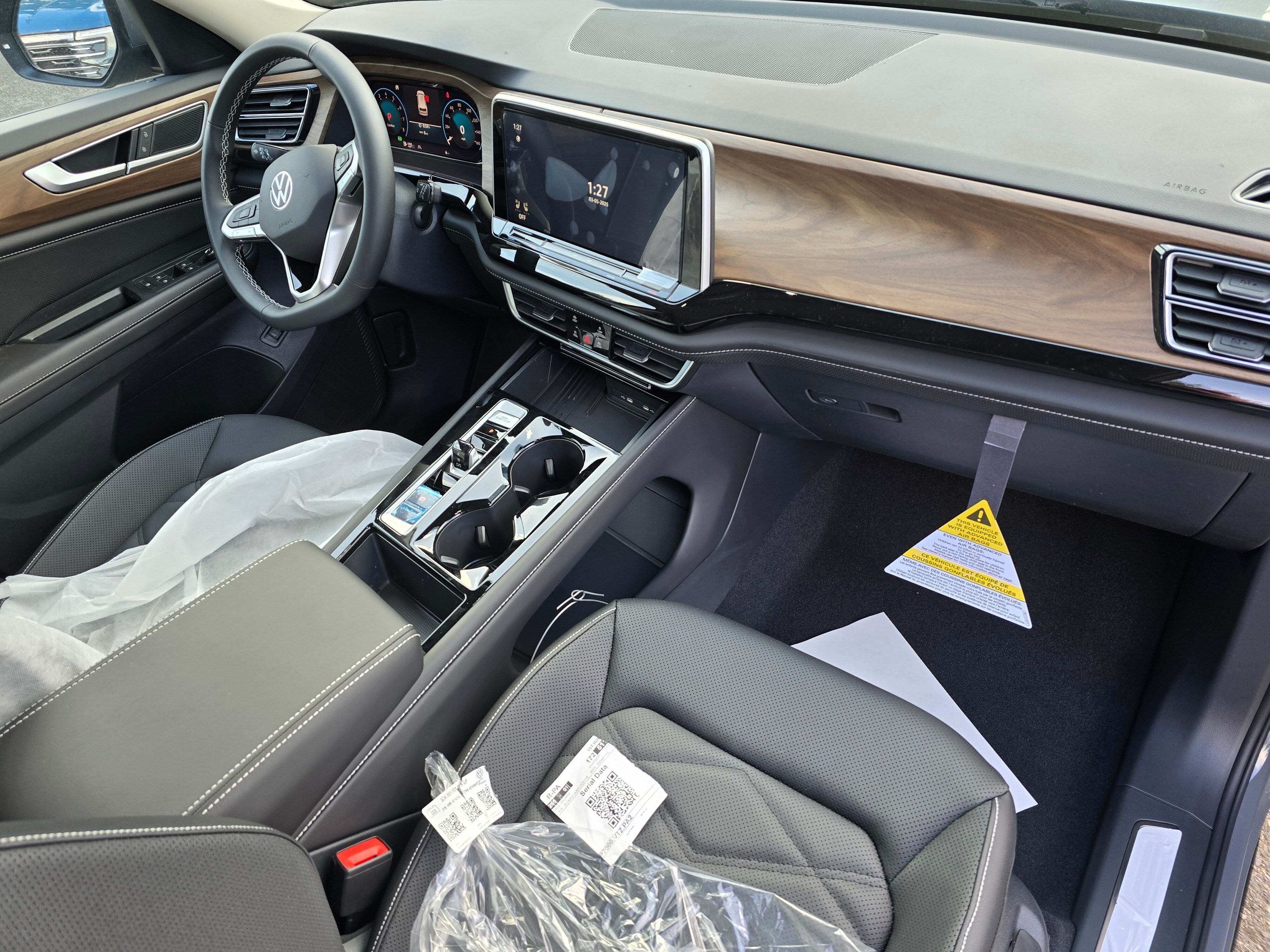 Vehicle image 32 of 42