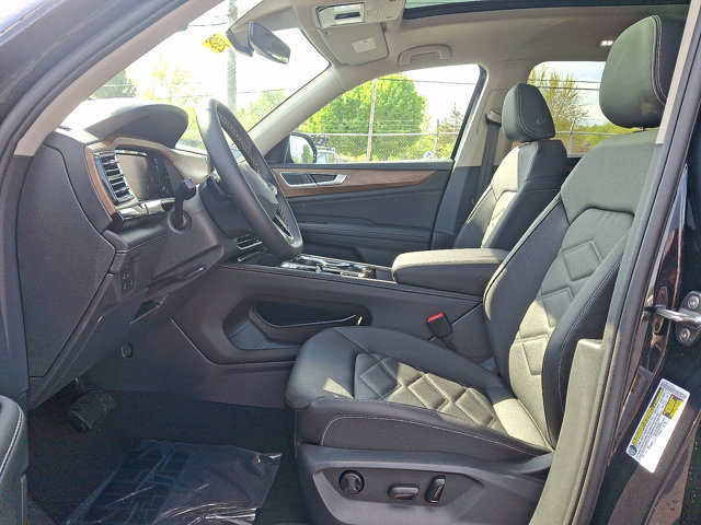 Vehicle image 10 of 20