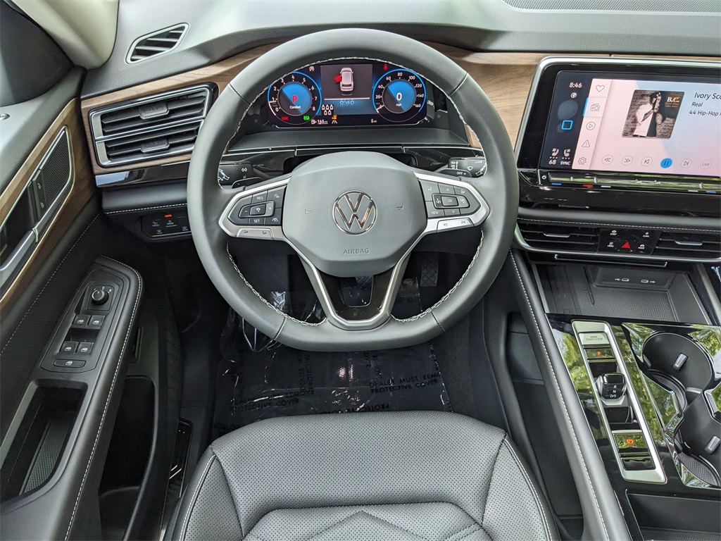 Vehicle image 13 of 25