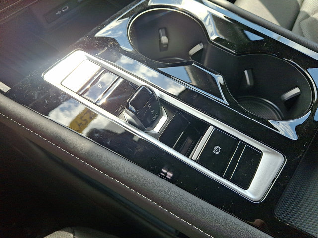 Vehicle image 10 of 18