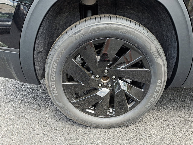 Vehicle image 5 of 18