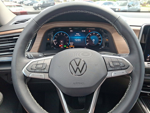 Vehicle image 13 of 18