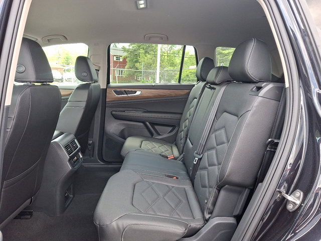 Vehicle image 6 of 18
