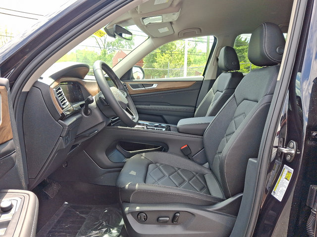 Vehicle image 9 of 18