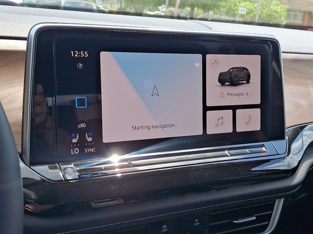 Vehicle image 11 of 18