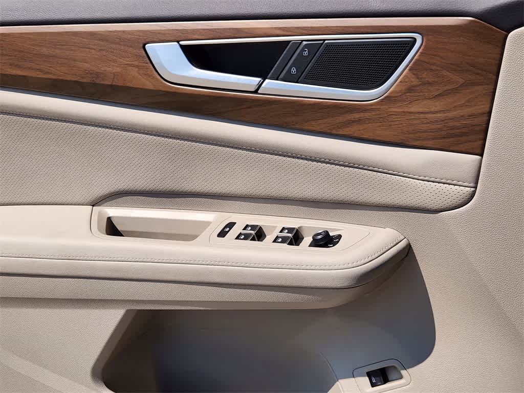 2025 Volkswagen Atlas 2.0T SE Technology Image 20 of 32