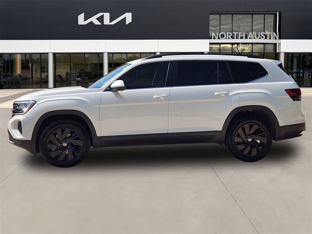 2025 Volkswagen Atlas 2.0T SE Technology Image 5 of 32