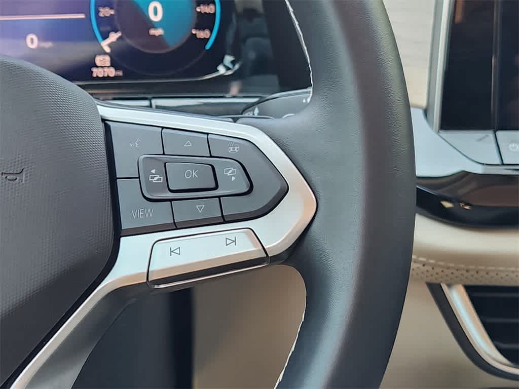 2025 Volkswagen Atlas 2.0T SE Technology Image 27 of 32