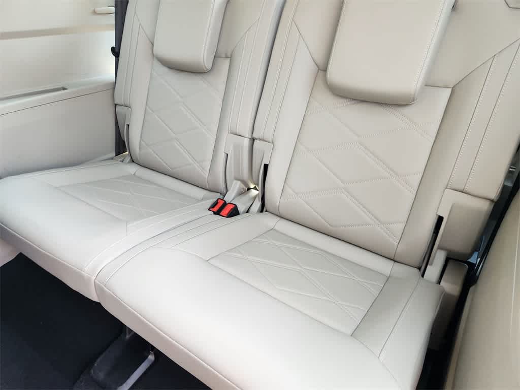 2025 Volkswagen Atlas 2.0T SE Technology Image 25 of 32