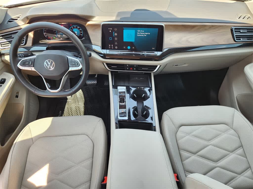 2025 Volkswagen Atlas 2.0T SE Technology Image 14 of 32