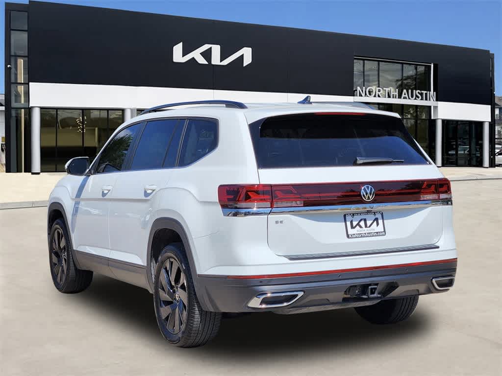 2025 Volkswagen Atlas 2.0T SE Technology Image 4 of 32