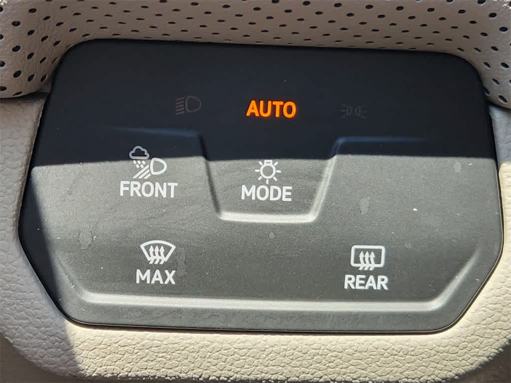 2025 Volkswagen Atlas 2.0T SE Technology Image 28 of 32